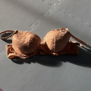 Body by Victoria’s Secret - 38B blush lace underwire bra